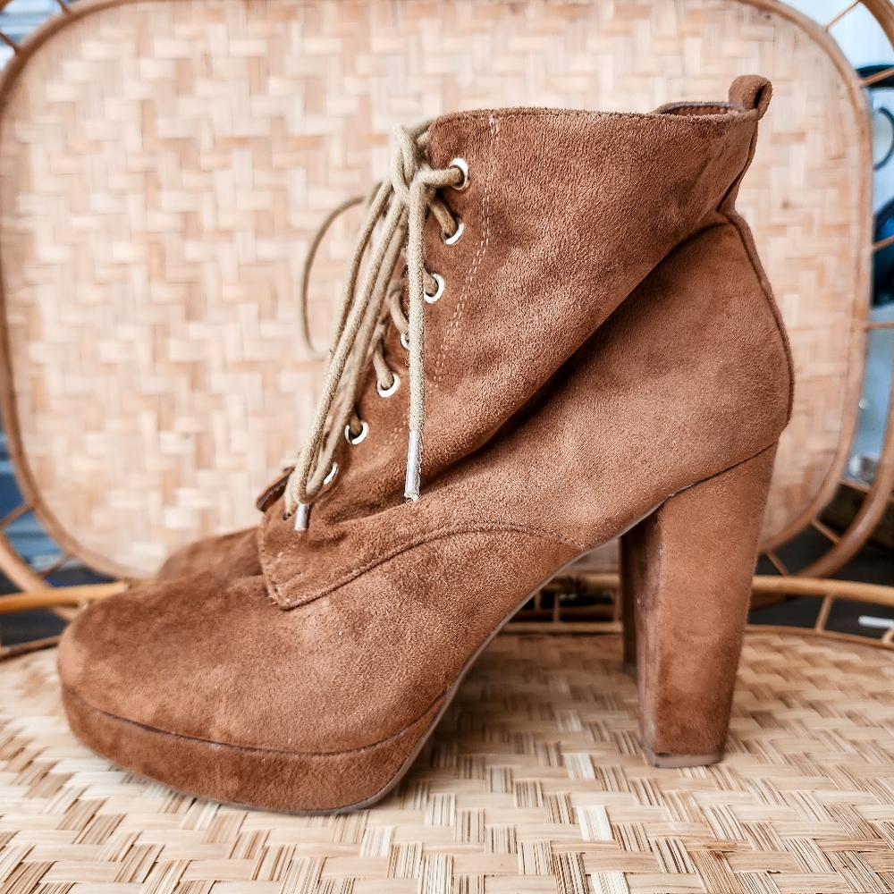 👢 Brown Suede Lace Up High Heel Booties